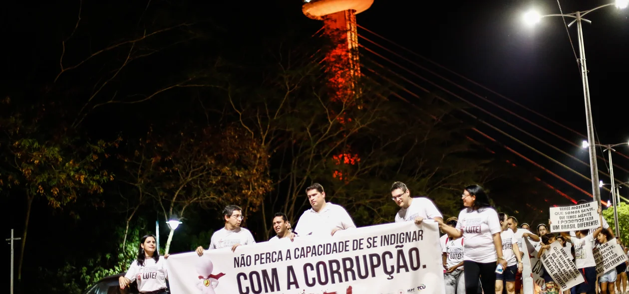 Caminhada Contra a Corrupção na Ponte Estaiada 