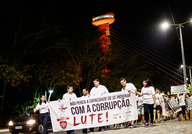 Caminhada Contra a Corrupção na Ponte Estaiada 