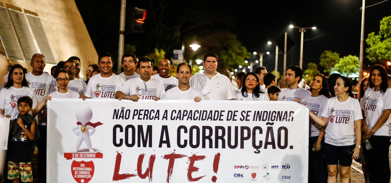 Todos juntos contra a corrupção