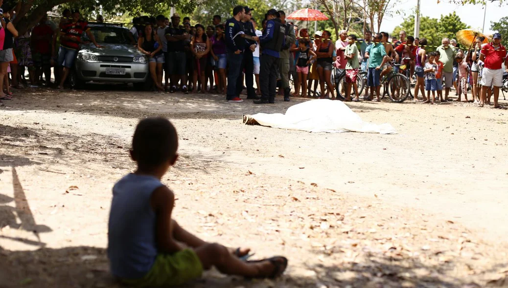 Crime ocorreu por volta do meio-dia