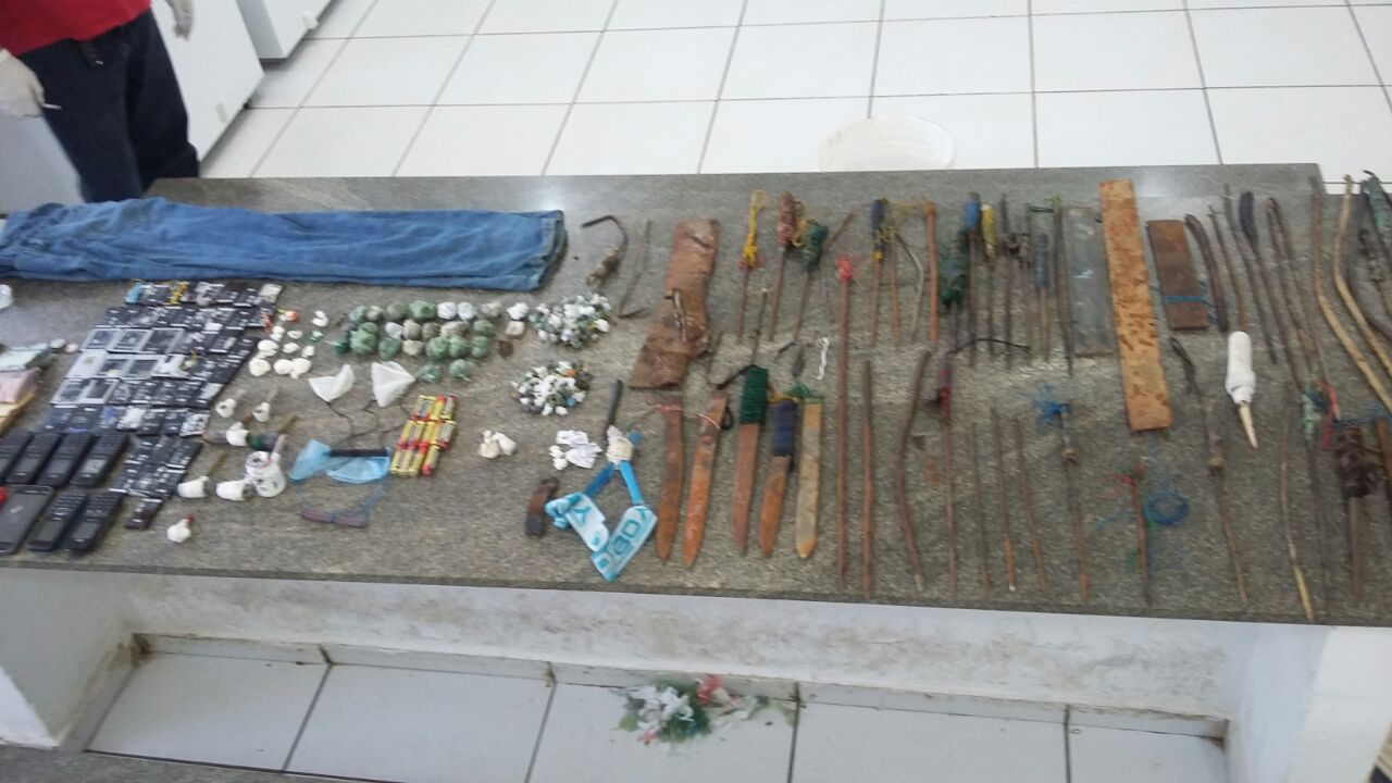 Material apreendido pela polícia.