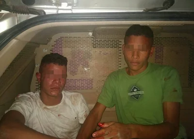 Assaltantes são espancados pela população 