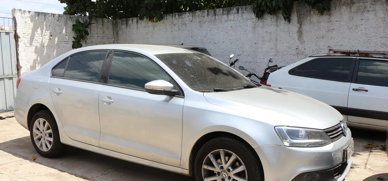 Carro apreendido na operação da Depre