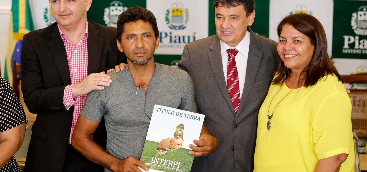 Wellington entrega título definitivo de posse aos agricultores 