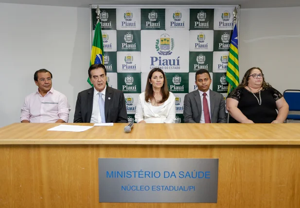 Autoridades presentes na solenidade