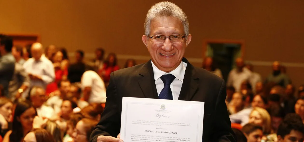 vice-prefeito eleito Luiz Júnior recebe diploma