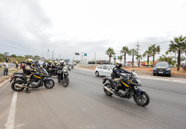 Policiais fizeram blitz na Ladeira do Uruguai