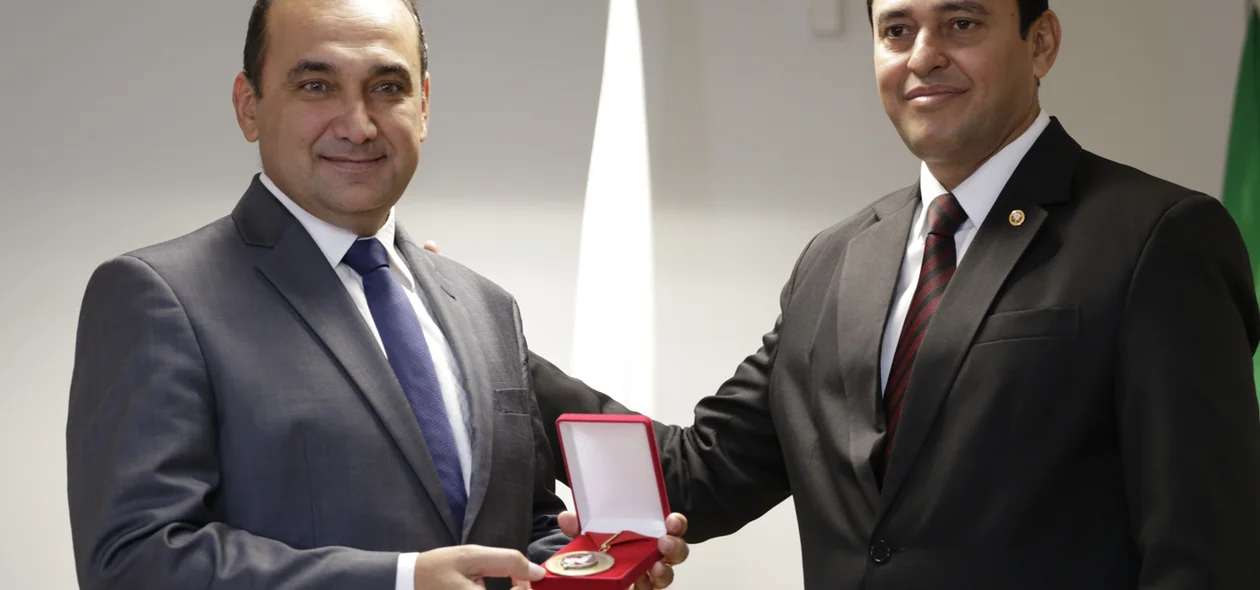 Erivan Lopes recebe medalha Darcy Araujo