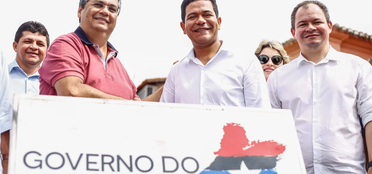 Governador e Prefeito visitam obras de asfalto em Timon