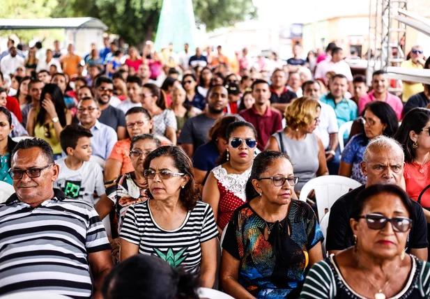 População na reforma da praça 
