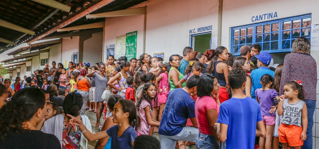 Fila para o lanche