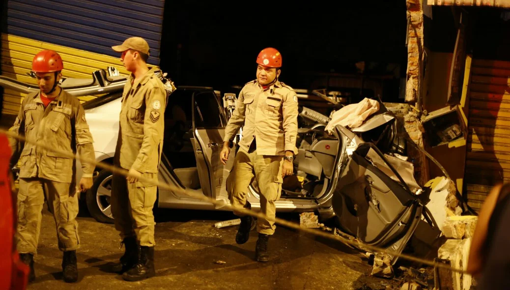 Corpo de Bombeiros retirou as vítimas das ferreagens