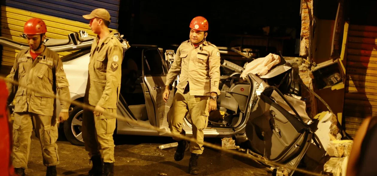 Corpo de Bombeiros retirou as vítimas das ferreagens