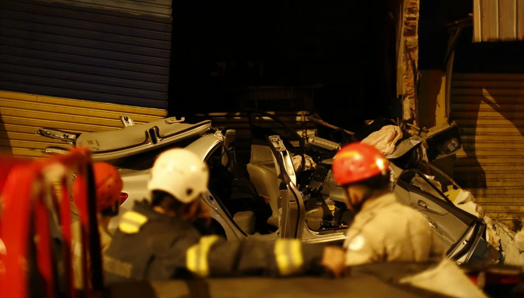 Um casal e um bebê estavam no carro 