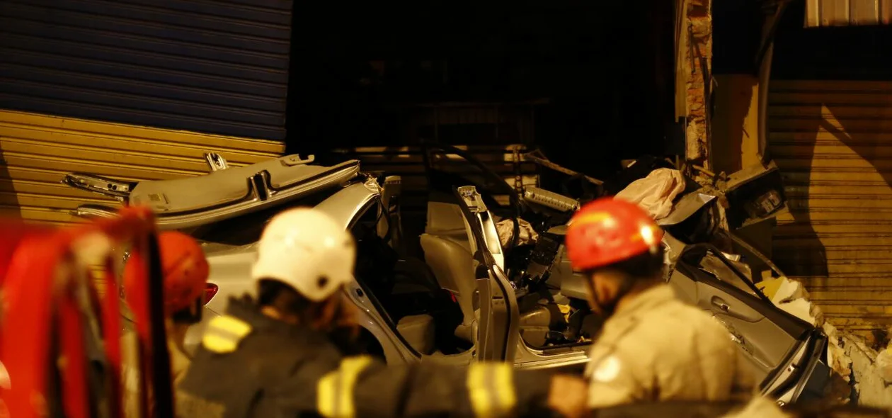 Um casal e um bebê estavam no carro 