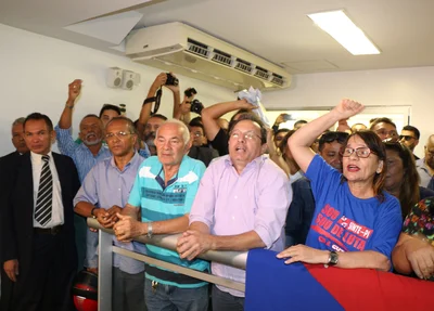 Manifestantes fazem ato na Alepi