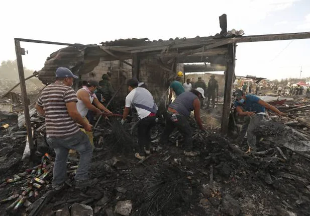 Explosão em feira de fogos de artifício no México