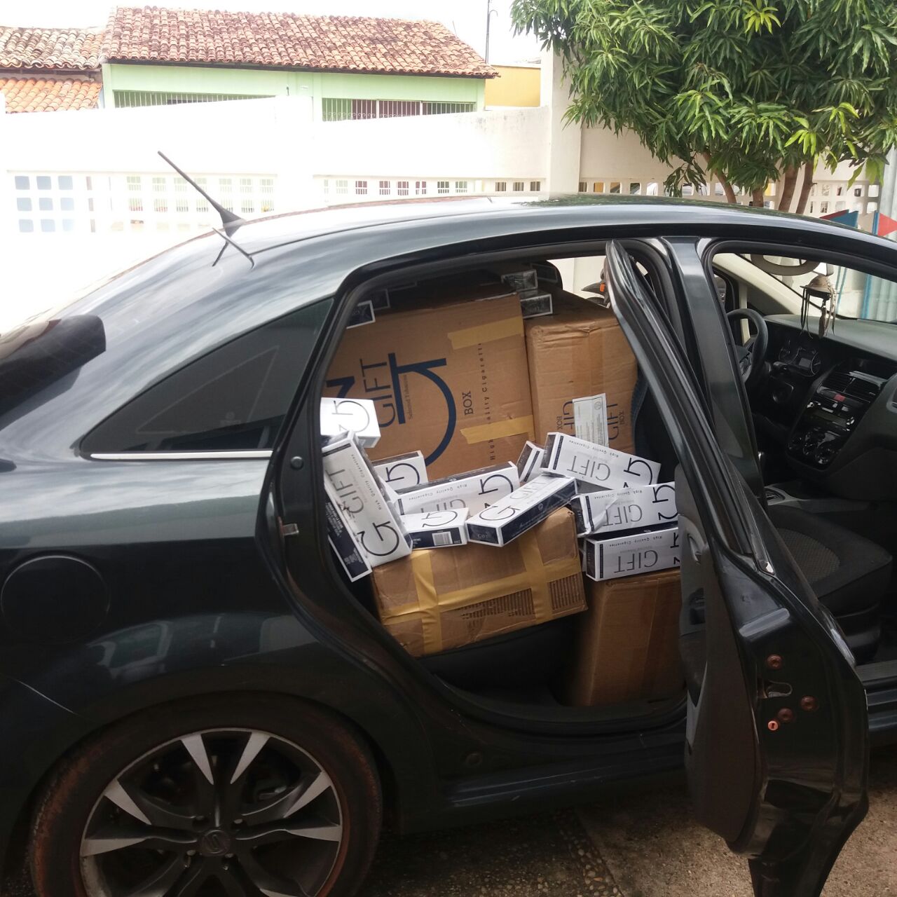Polícia Militar apreende cigarros avaliados em R$ 7 mil em Floriano