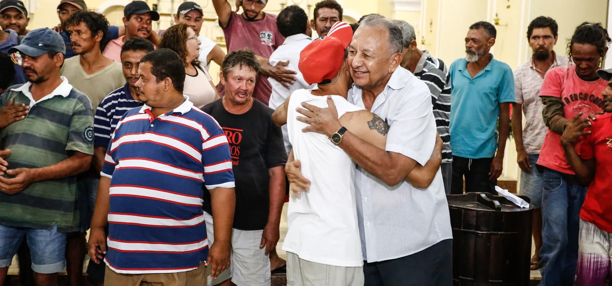 Dr Pessoa abraça moradores de rua 
