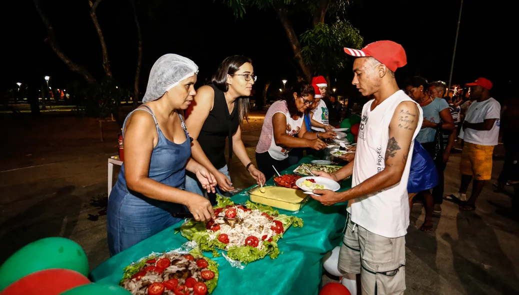Jantar para pessoas carentes 
