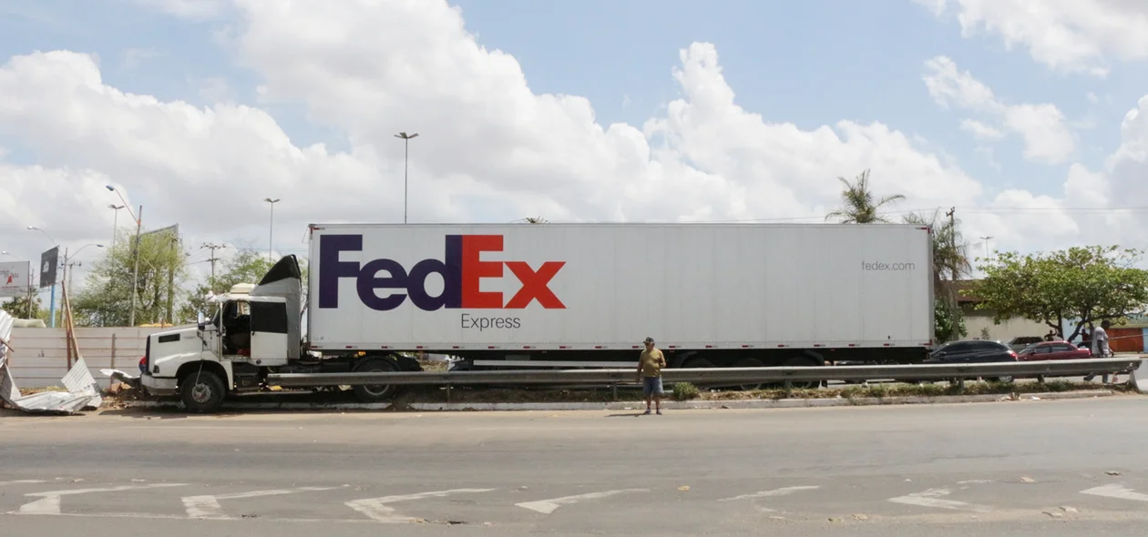 Veículo transportava perfumes