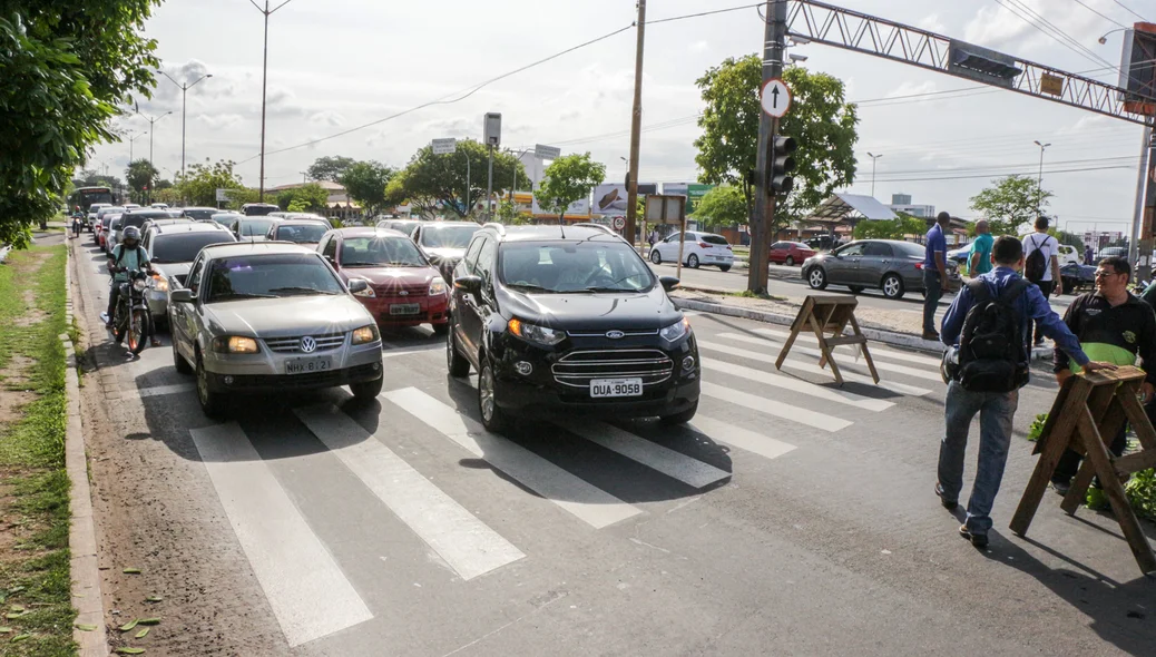 Congestionamento na avenida João XXIII