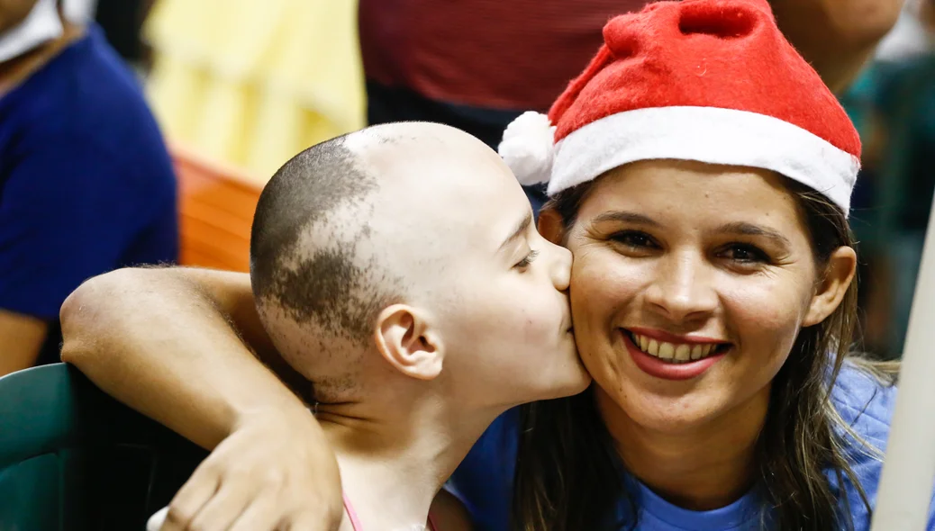 Jakcyanne Coelho e voluntária da ONG Mundo Colorido