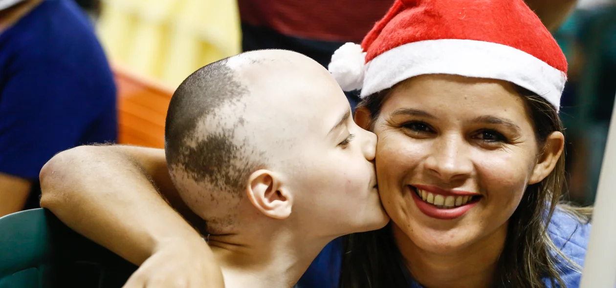 Jakcyanne Coelho e voluntária da ONG Mundo Colorido