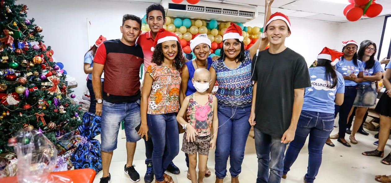 Voluntários na ação solidária para crianças com câncer do Hospital São Marcos