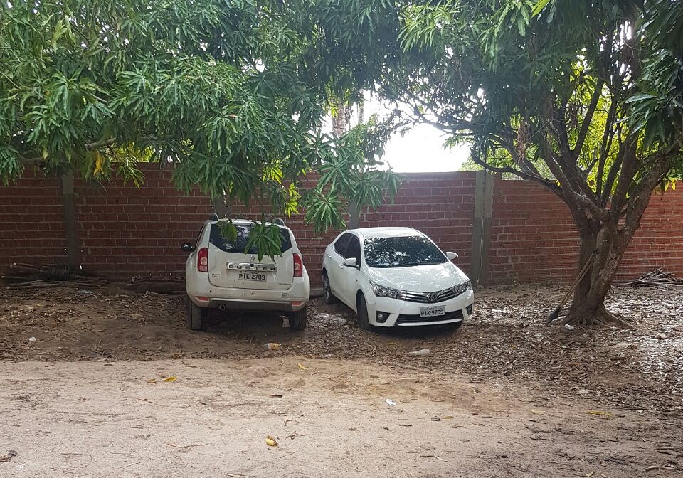 Carros apreendidos com a quadrilha