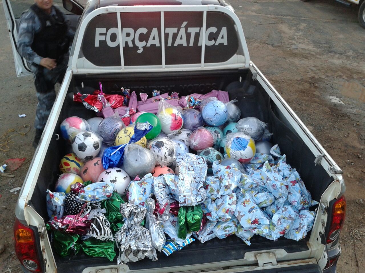 Polícia Militar doa presentes para crianças carentes de Picos