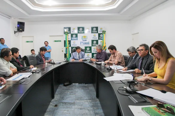 Reunião no Palácio de Karnak