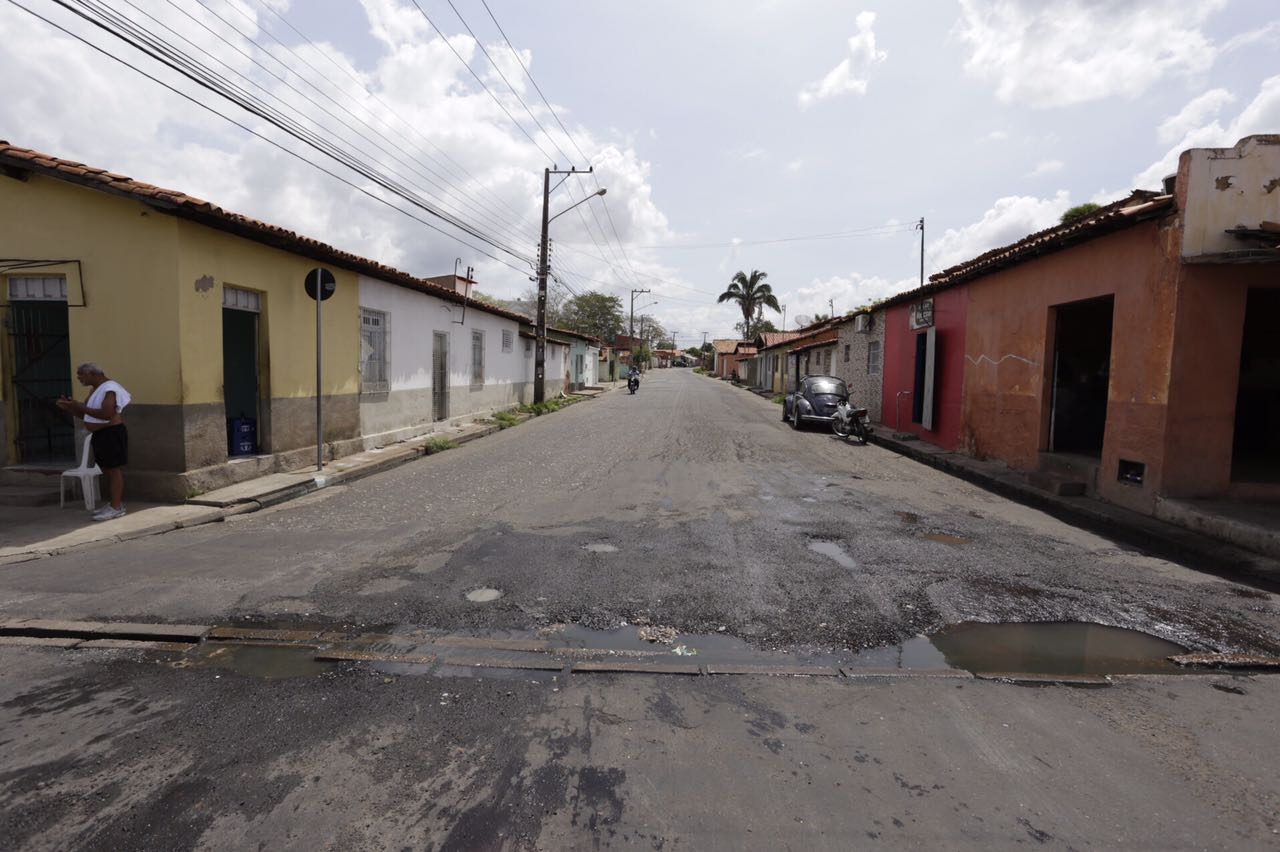 Buraco incomoda moradores do bairro Cabral