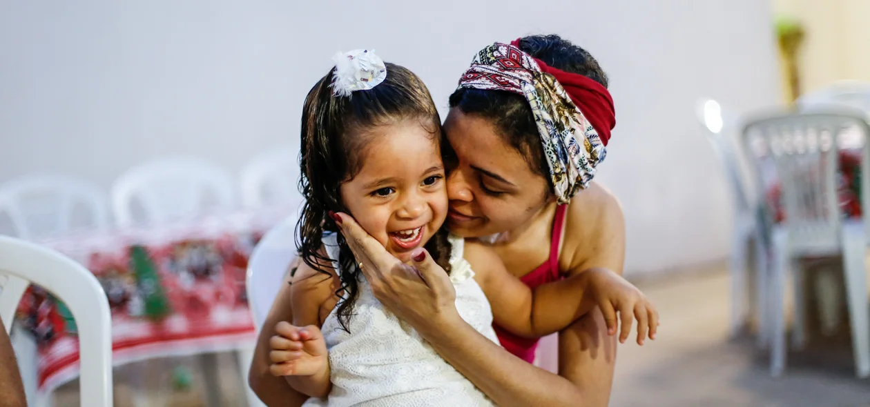 Hiasnaya Patrícia e a filha Isabela 