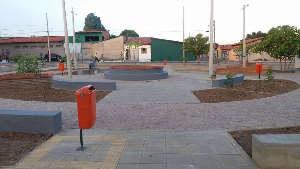 Praça reformada