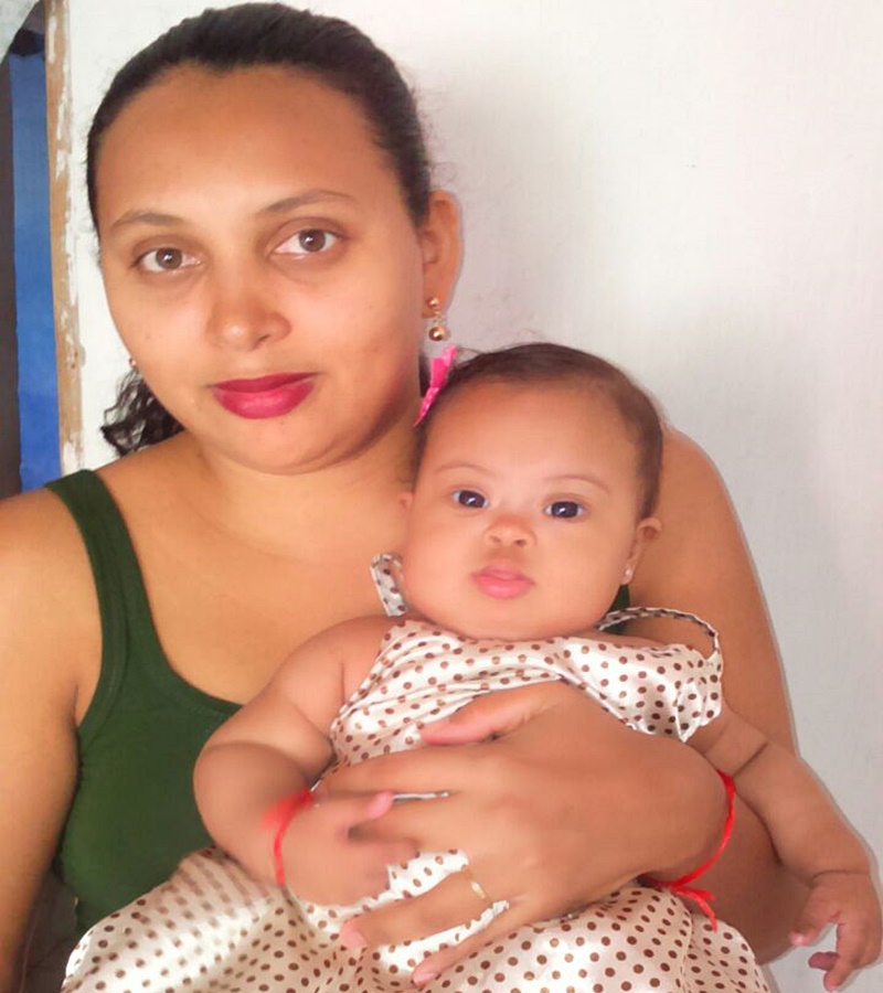  Amanda Reis de Oliveira e a filha Sofia