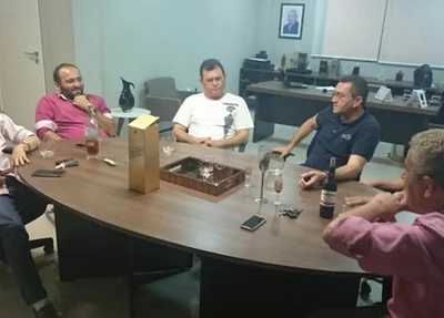 Padre Walmir reúne com cúpula do PTB de Picos