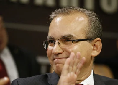 Prefeito reeleito Firmino Filho