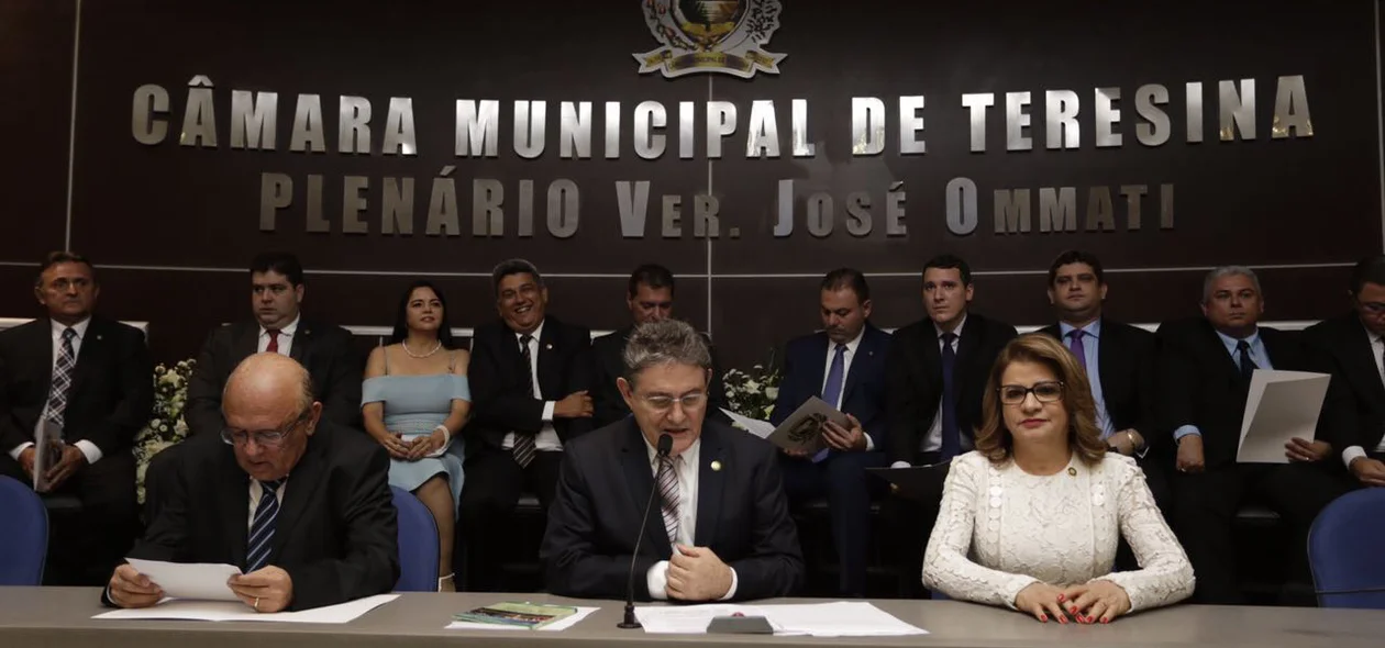 Solenidade de posse do prefeito Firmino Filho e vereadores  