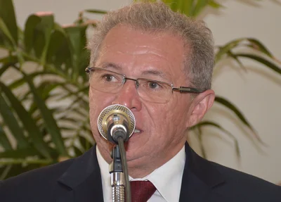 Assis Carvalho promete ajudar gestão do Padre Walmir