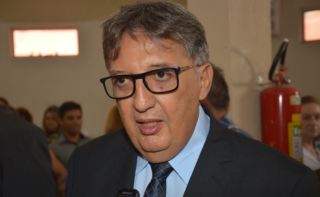 Carlos Luís diz que disputa faz parte do processo democrático