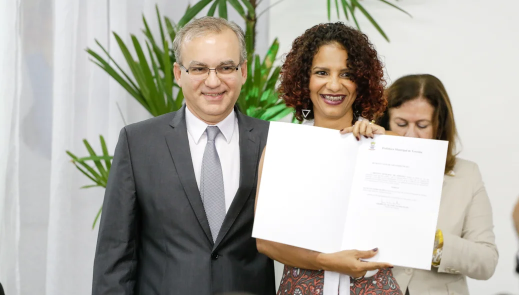 Firmino Filho e a Secretária da mulher Marcilane Gomes