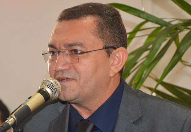 Posse do prefeito reeleito Padre Walmir de Lima em Picos 