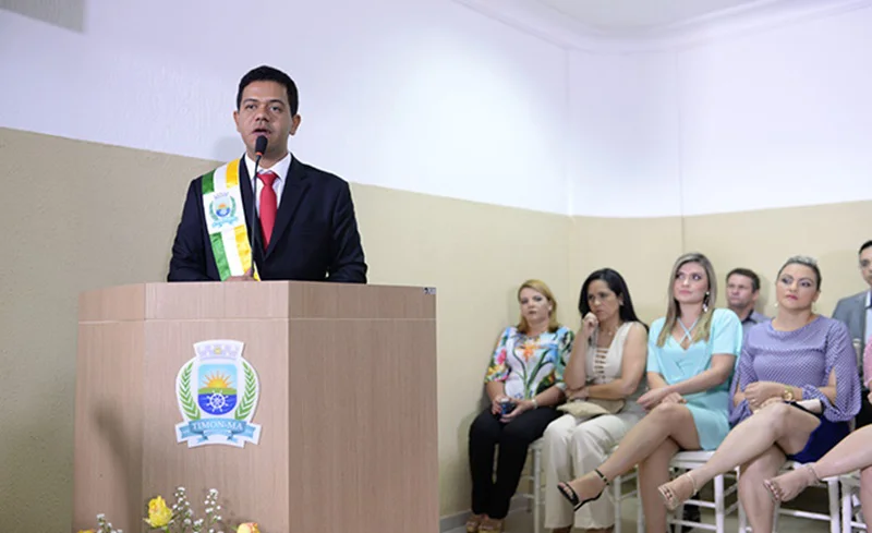Prefeito Luciano Leitoa