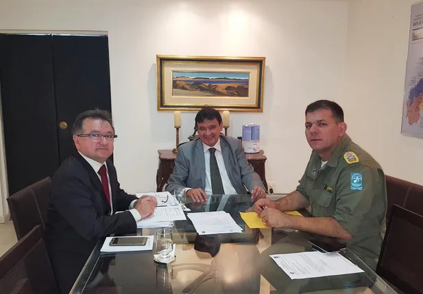 Wellington se reúne com Merlong e coronel Carlos Augusto
