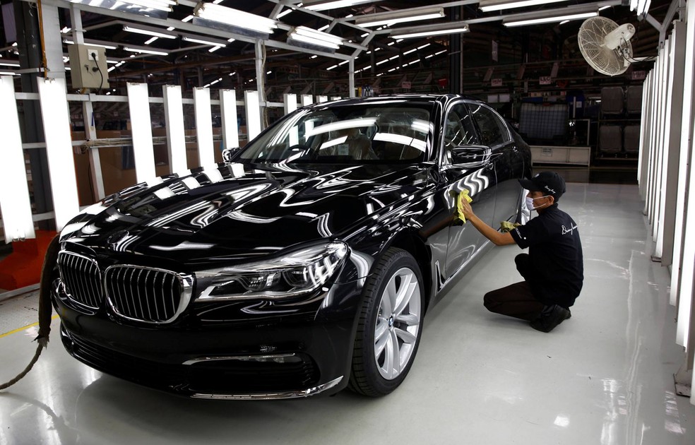 BMW passou 6 meses estacionada no mesmo local
