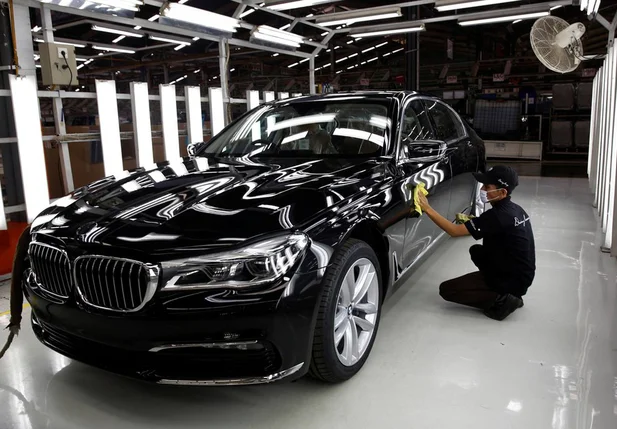 BMW passou 6 meses estacionada no mesmo local