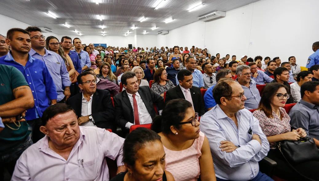 Populares na solenidade 