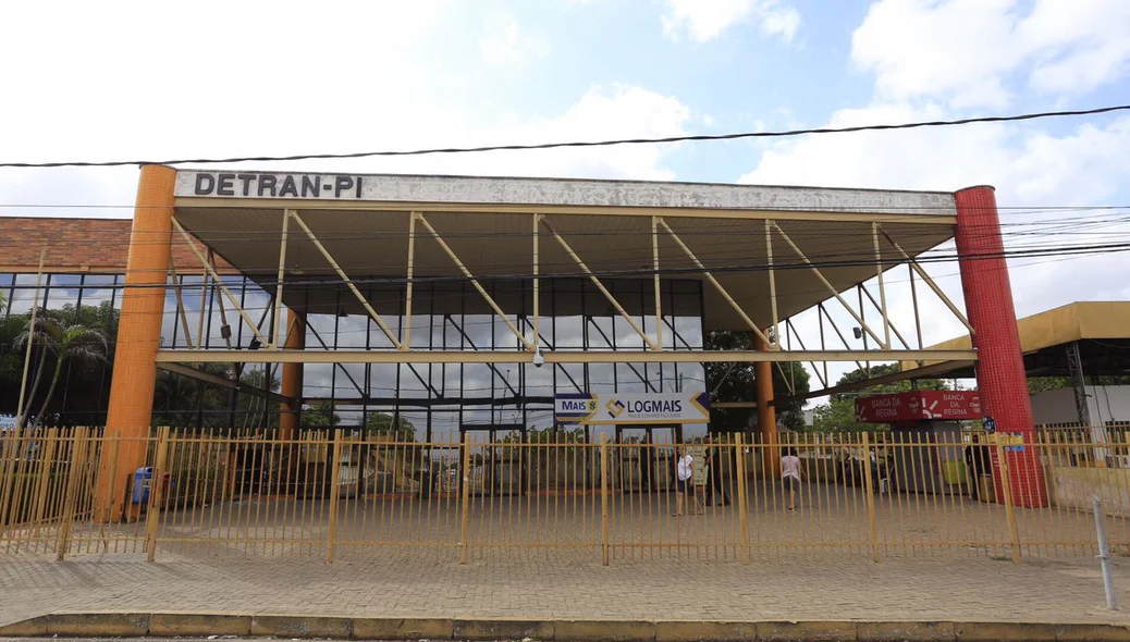 Alvo fica localizado no Detran