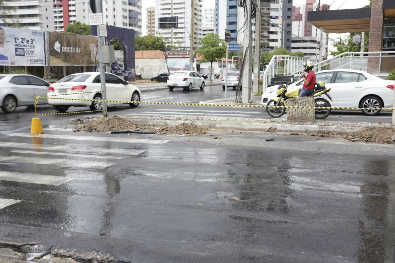 Canteiro central da avenida Nossa Senhora de Fátima é recuperado
